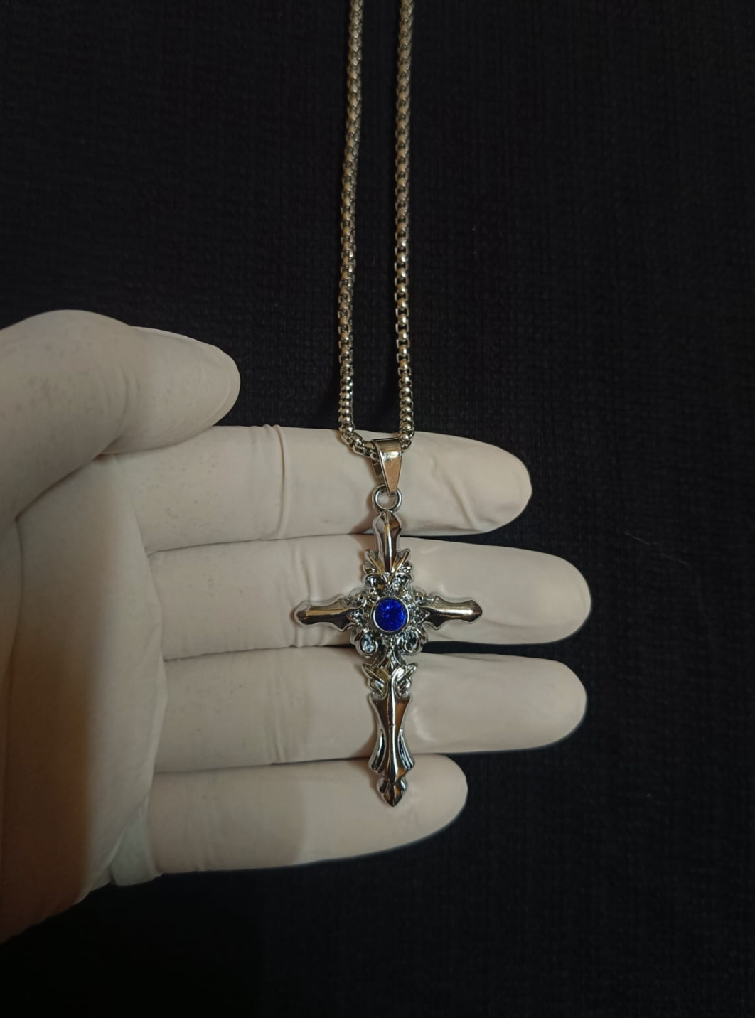 Royal Baroque Cross Pendant – Silver Finish with Cobalt Sapphire Crystal